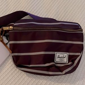 Hershel Fifteen Hip Pack Plum Gray Stripe 2.0L